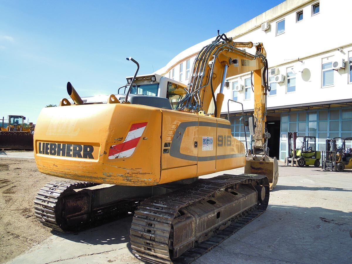 LIEBHERR R916SLC - Photo 3